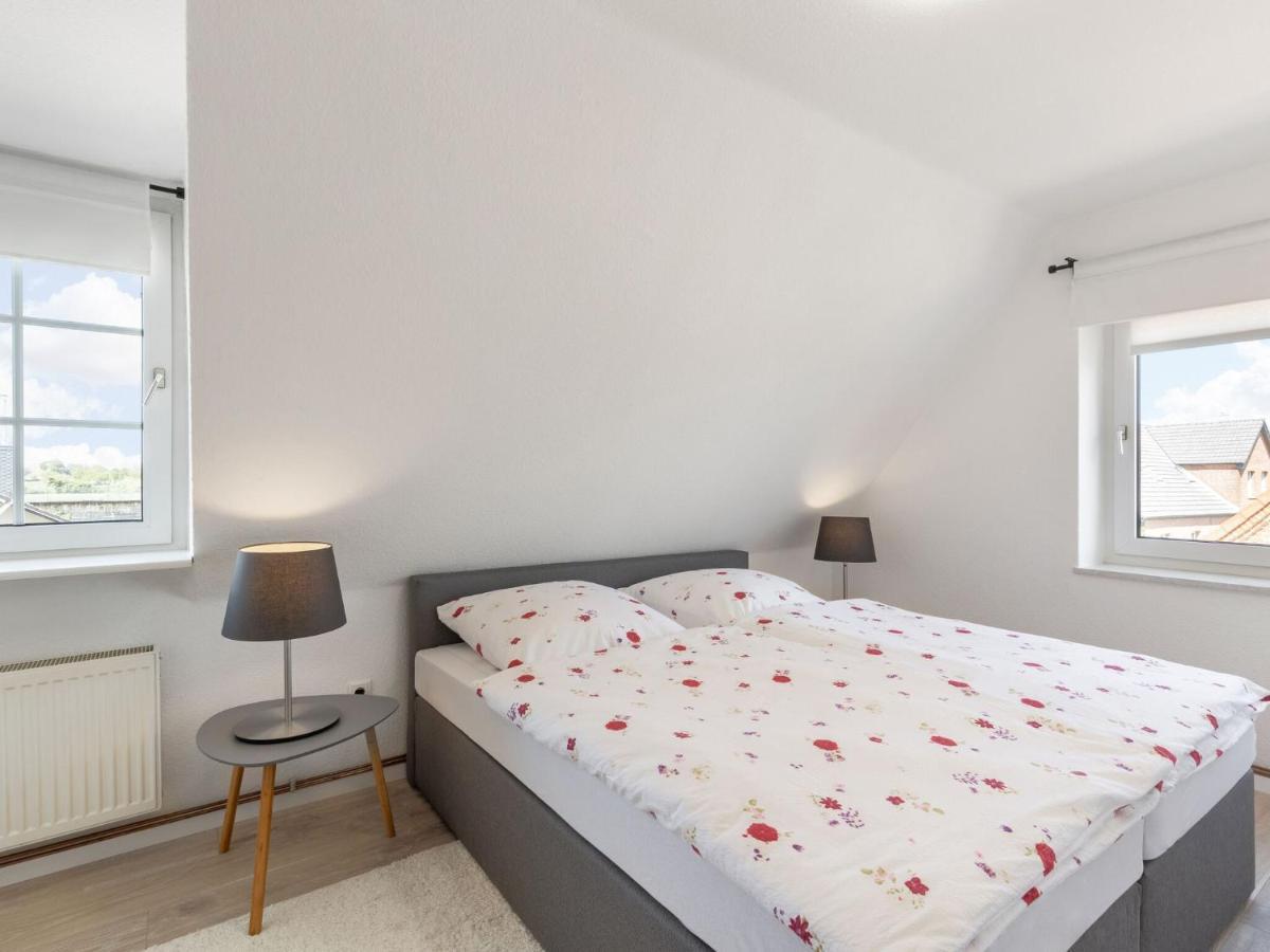 Scenic Apartment In Oldenburg Near Sea And Forest Max 3 Adults Dannau Esterno foto